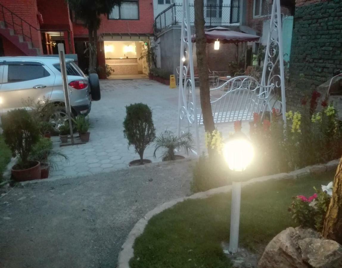 Hotel Siraaj Lalitpur ภายนอก รูปภาพ