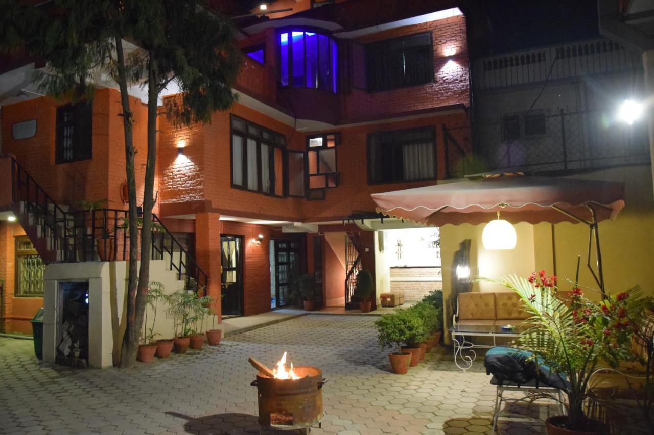 Hotel Siraaj Lalitpur ภายนอก รูปภาพ