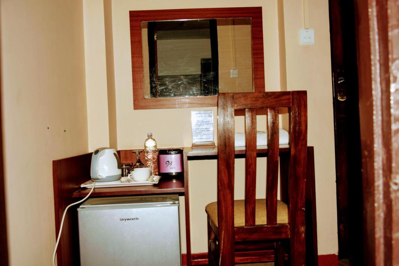 Hotel Siraaj Lalitpur ภายนอก รูปภาพ