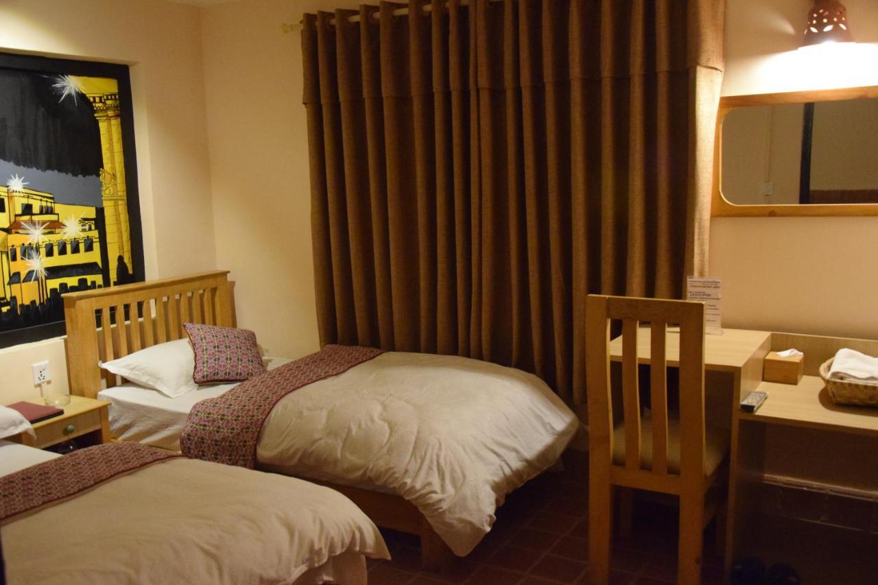 Hotel Siraaj Lalitpur ภายนอก รูปภาพ