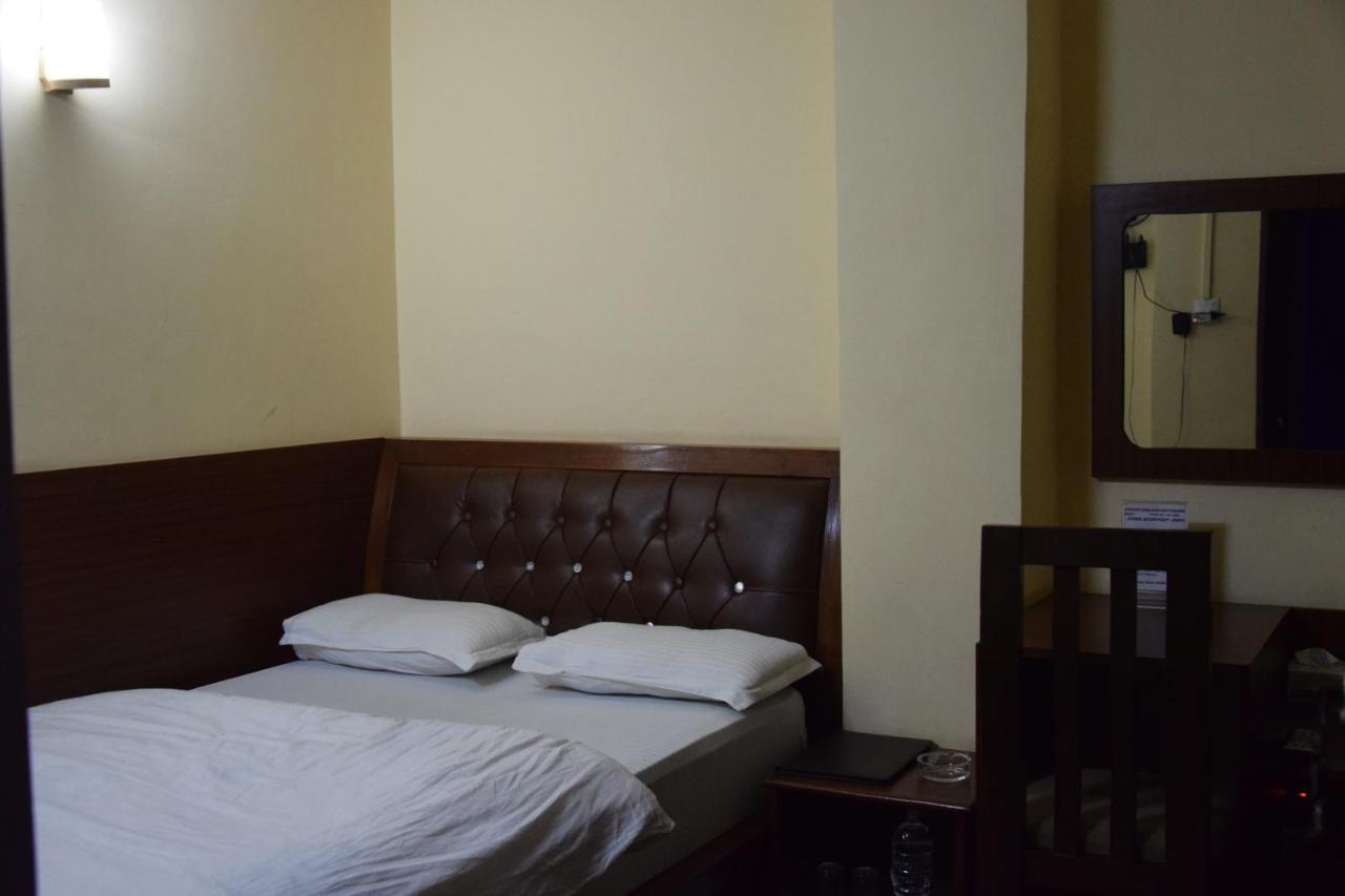 Hotel Siraaj Lalitpur ภายนอก รูปภาพ