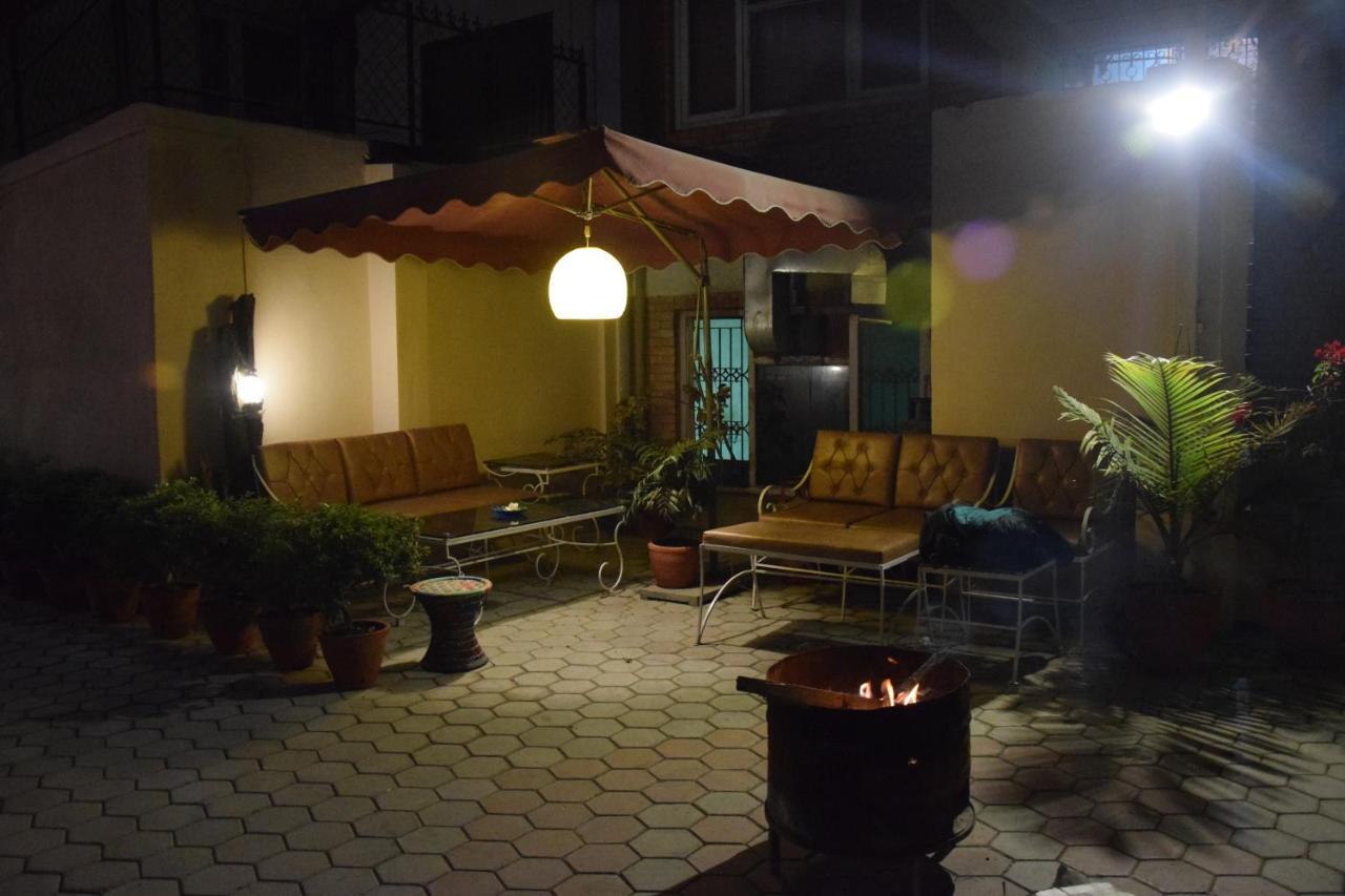 Hotel Siraaj Lalitpur ภายนอก รูปภาพ