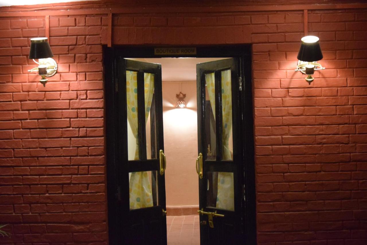 Hotel Siraaj Lalitpur ภายนอก รูปภาพ